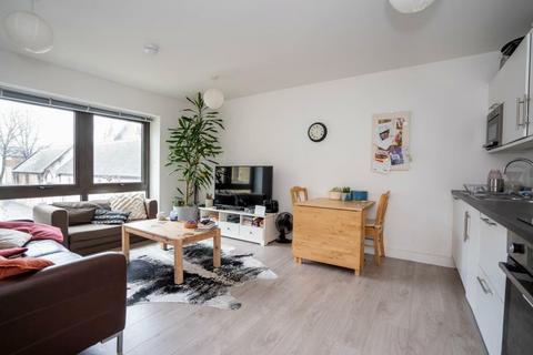 2 bedroom apartment to rent, Dickens Yard, W5