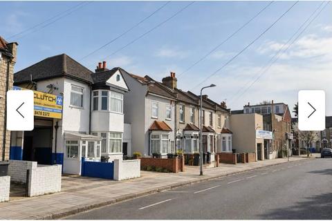 2 bedroom semi-detached house to rent, Buckingham Road, Ilford IG1