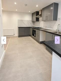 2 bedroom semi-detached house to rent, Buckingham Road, Ilford IG1