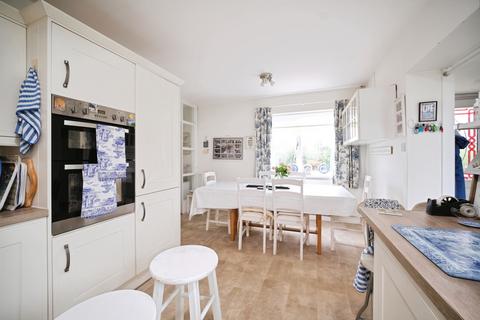 3 bedroom bungalow for sale, Park View, Bassaleg, Newport, NP10
