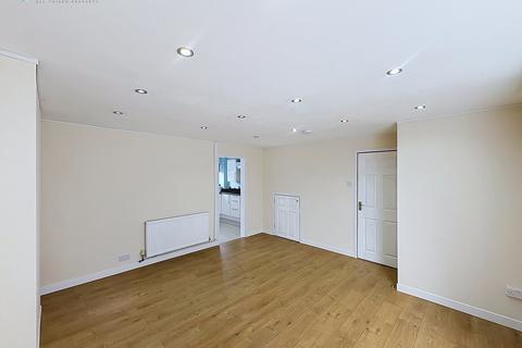 3 bedroom semi-detached house to rent, Glyncollen Crescent, Ynysforgan