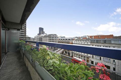 Studio to rent, Barbican, London EC2Y
