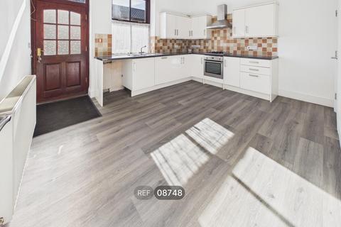 3 bedroom terraced house to rent, High Street, South Milford, Leeds, LS25 5AA