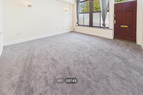 3 bedroom terraced house to rent, High Street, South Milford, Leeds, LS25 5AA