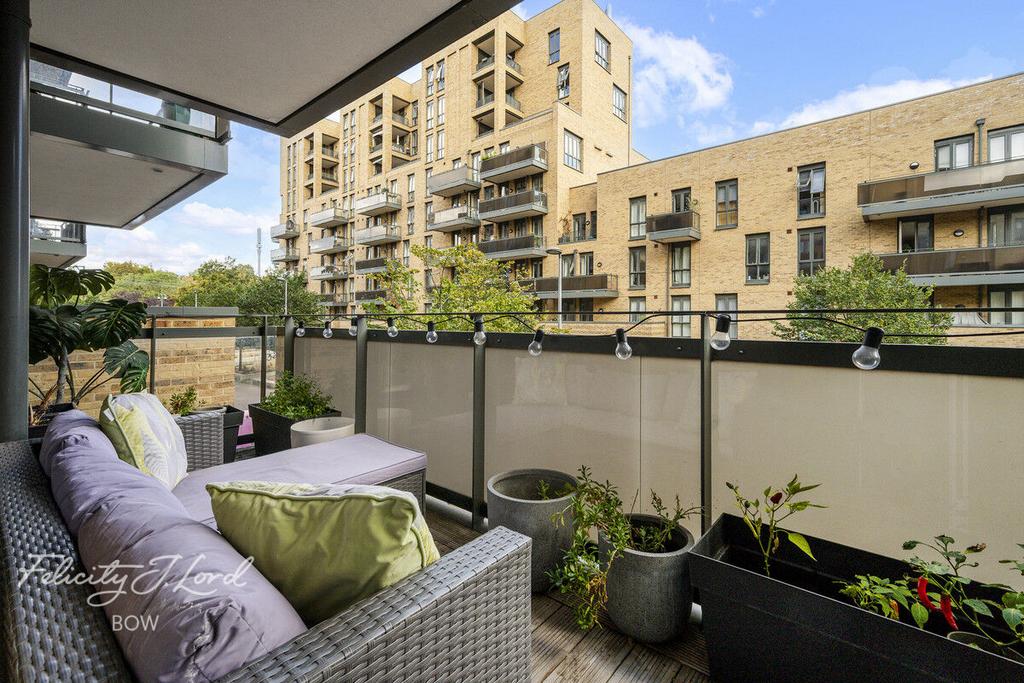Nellie Cressall Way, London 2 bed apartment for sale - £550,000