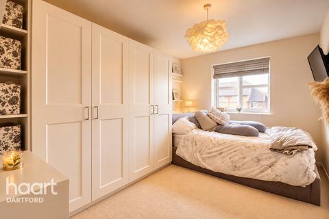 1 bedroom flat for sale, St Edmunds Road, Dartford