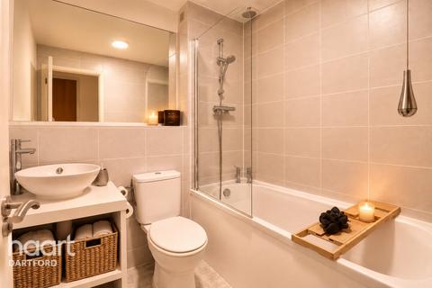 1 bedroom flat for sale, St Edmunds Road, Dartford