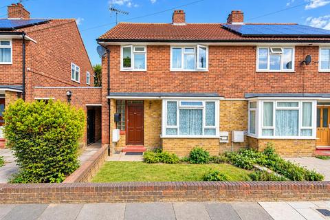 1 bedroom maisonette for sale, Darwin Drive, Southall