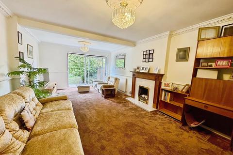 4 bedroom end of terrace house for sale, Woodbridge Road, Barking