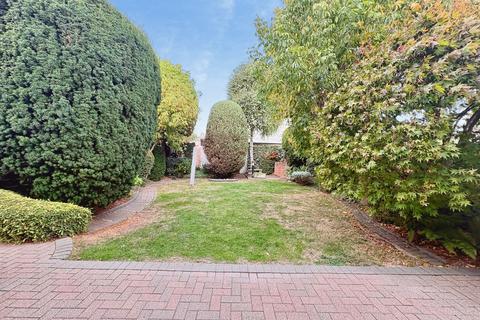 4 bedroom end of terrace house for sale, Woodbridge Road, Barking