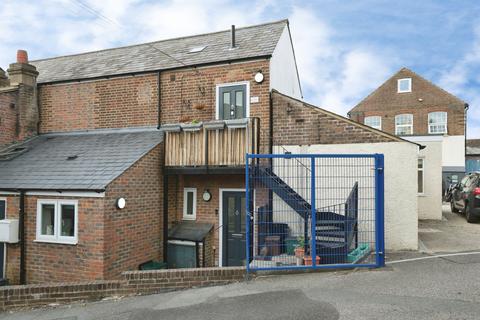 1 bedroom maisonette for sale, Waterside, Chesham