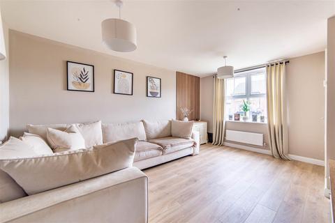 3 bedroom semi-detached house for sale, Meadow Hill, Newcastle Upon Tyne, NE15