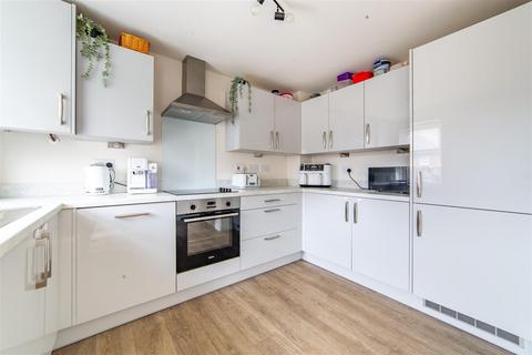 3 bedroom semi-detached house for sale, Meadow Hill, Newcastle Upon Tyne, NE15