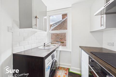 Studio to rent, High Street, Hemel Hempstead, Hertfordshire, HP1 3AF