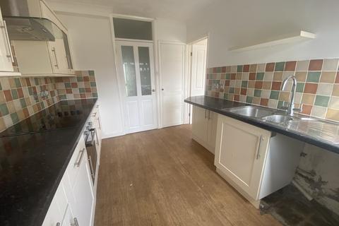 3 bedroom end of terrace house to rent, Arundel Road, Yeovil