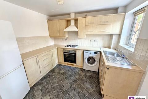 2 bedroom flat to rent, Montvale Gardens, Leicester, LE4