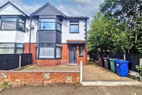 3 bedroom semi-detached house to rent, Russell Street, Prestwich, M25