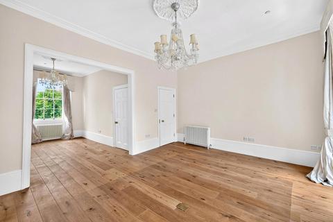 4 bedroom end of terrace house to rent, Wilmington Square, London, WC1X