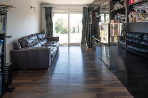 2 bedroom end of terrace house for sale, Stuart Close, Pilgrims Hatch, Brentwood