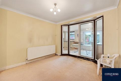 3 bedroom end of terrace house for sale, Sarsfield Road, Perivale, Middlesex, UB6