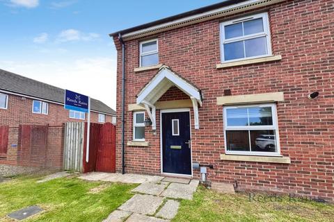 3 bedroom semi-detached house to rent, Station View, Selby YO8