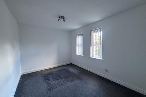 1 bedroom ground floor flat to rent, Montonmill Gardens, Manchester M30