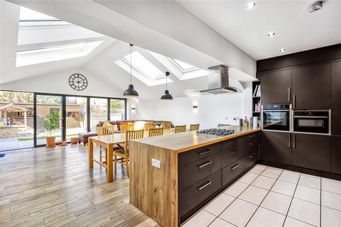 3 bedroom terraced house for sale, Pretoria Road, Furzedown, SW16