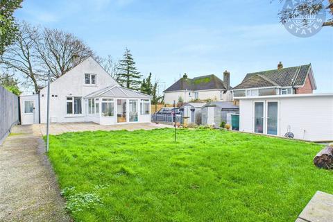 4 bedroom detached house for sale, 0.2 ACRE PLOT. SET OVER 1708 SQ. FT. PARKING FOR 8+ CARS.