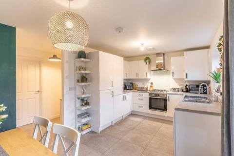 3 bedroom semi-detached house to rent, Lewis Crescent, Wellington, Telford, Shropshire, TF1 2FQ