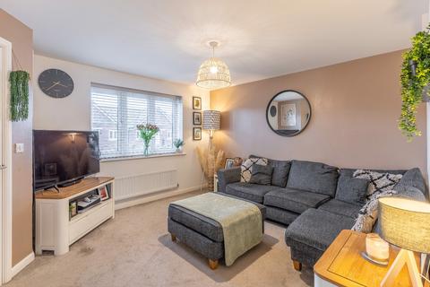 3 bedroom semi-detached house to rent, Lewis Crescent, Wellington, Telford, Shropshire, TF1 2FQ