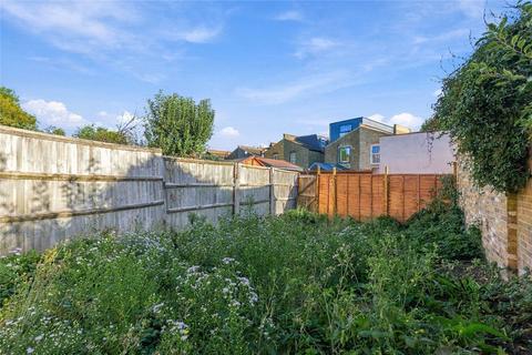 4 bedroom terraced house for sale, Birchwood Road, Furzedown, SW17