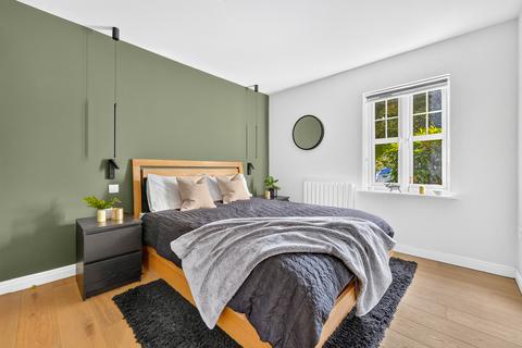 2 bedroom apartment for sale, Thornbury Close, London, NW7