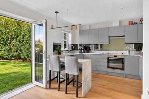 2 bedroom apartment for sale, Thornbury Close, London, NW7