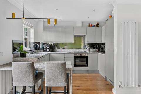 2 bedroom apartment for sale, Thornbury Close, London, NW7