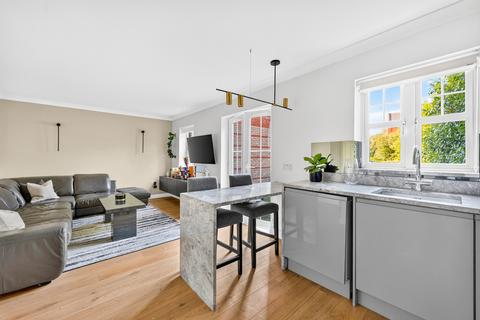 2 bedroom apartment for sale, Thornbury Close, London, NW7