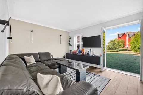2 bedroom apartment for sale, Thornbury Close, London, NW7