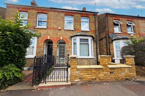 3 bedroom semi-detached house to rent, Elthorne Road, Uxbridge, UB8