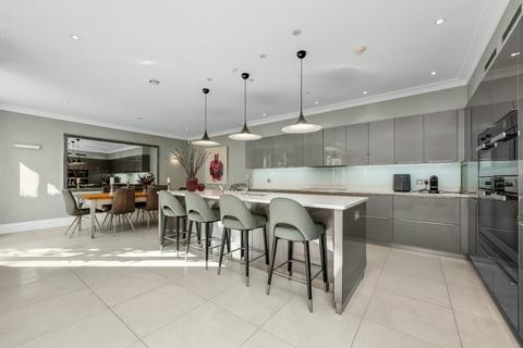 undefined, St. Georges Place, Esher, Surrey, KT10