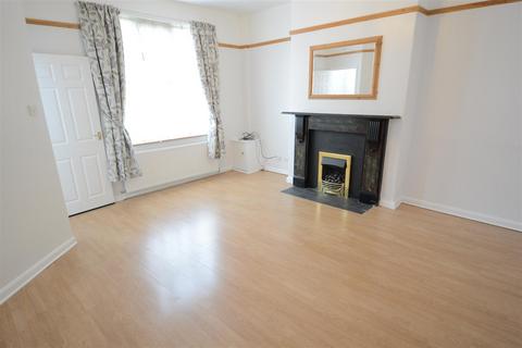 3 bedroom semi-detached house to rent, Gowthorpe, Selby