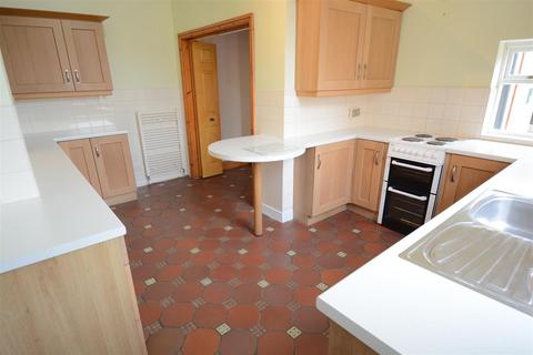3 bedroom semi-detached house to rent, Gowthorpe, Selby