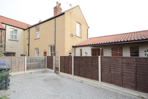 3 bedroom semi-detached house to rent, Gowthorpe, Selby