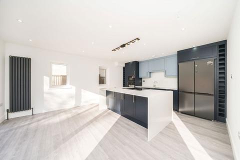 4 bedroom semi-detached house for sale, Portsmouth Road, Thames Ditton KT7