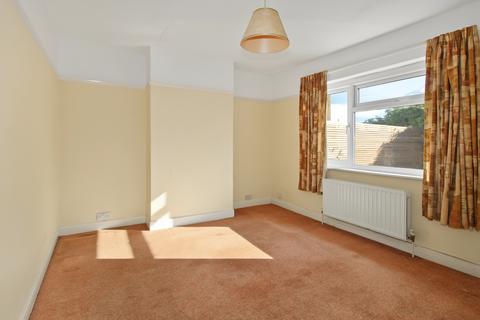 undefined, Molesey Park Avenue, West Molesey KT8