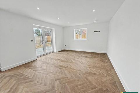 4 bedroom detached house for sale, Ash Lane, Northampton NN4