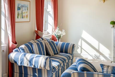 2 bedroom apartment for sale, Royal Crescent, Bath, Somerset, BA1