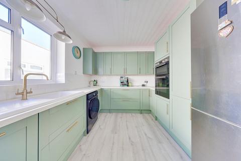 3 bedroom detached bungalow for sale, Lodge Crescent, Orpington