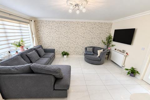3 bedroom semi-detached house to rent, Clerwood Street, Carntyne