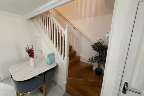 3 bedroom semi-detached house to rent, Clerwood Street, Carntyne