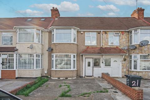 3 bedroom terraced house for sale, Sutherland Road, Southall
