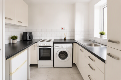 Studio to rent, Kilberry Close, Isleworth